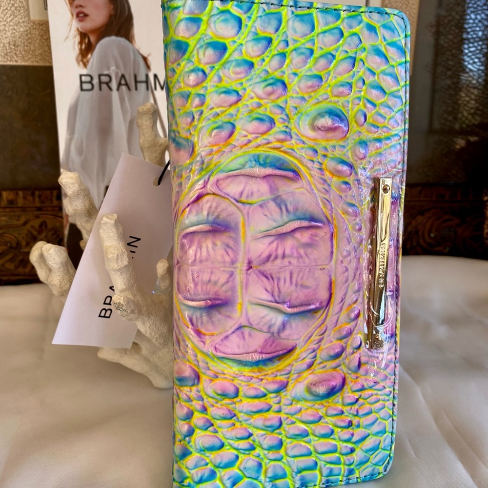 “EYE”💕🍭COTTON CANDY🍭💕 OMBRE BRAHMIN ADY WALLET NWT - Picture 4 of 7